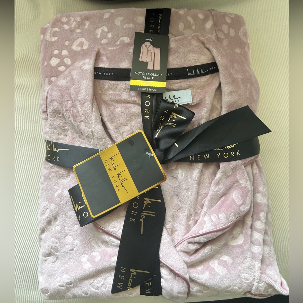 Brand new notch collar PJ set